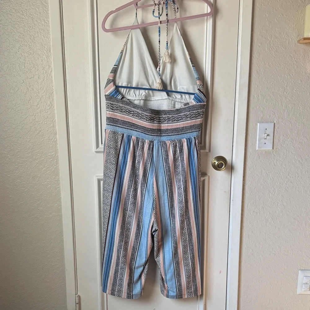 VENUS Vibrant Striped Halter Dress with Pockets - Picture 10 of 12